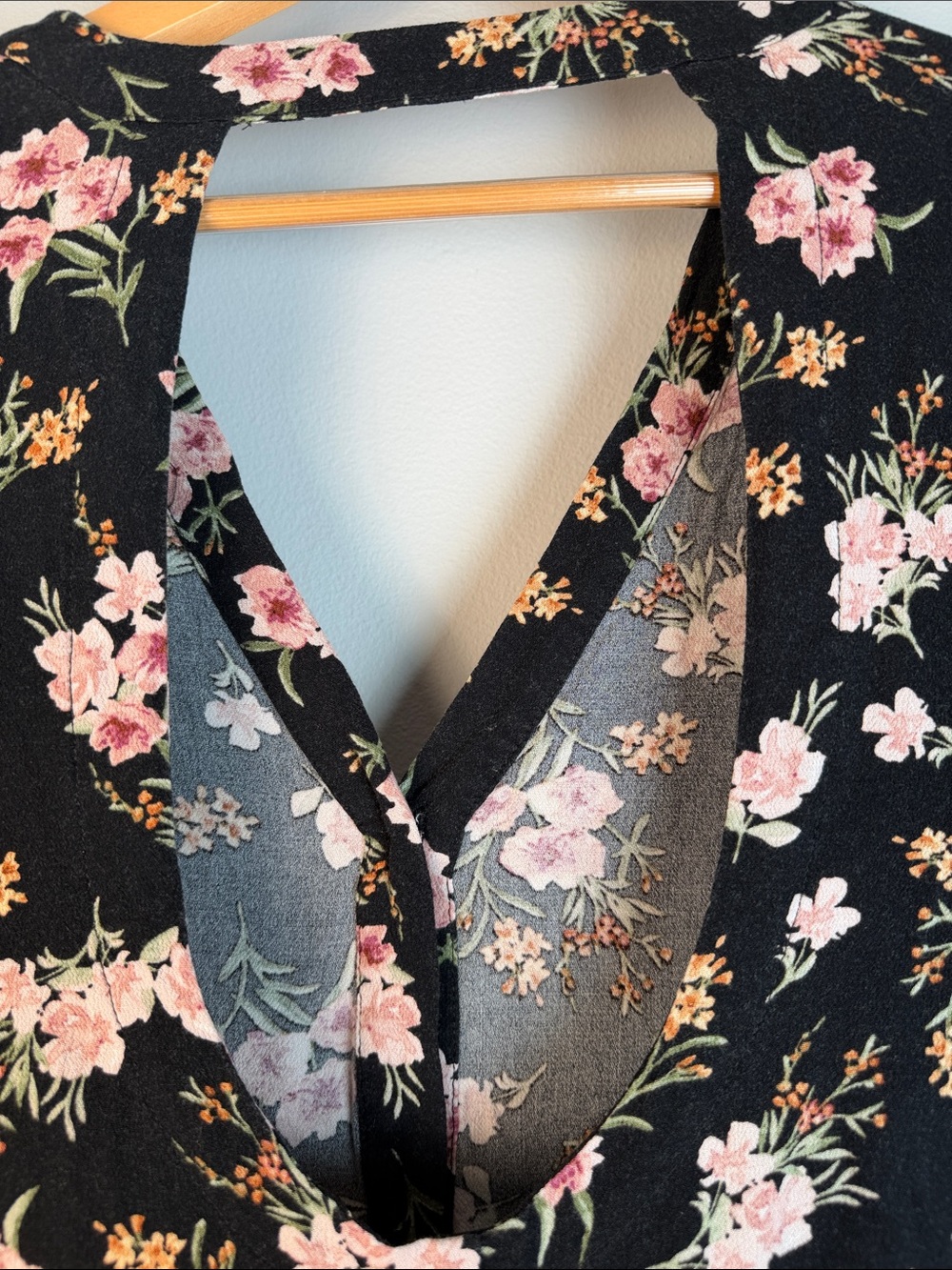 Saltwater LUXE Floral V-Neck Open Back Button up Tunic Boho Chic Size L - Picture 5 of 9